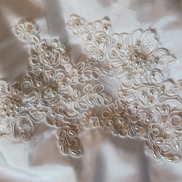 Vintage Victorian wedding gown NWT size 10 long train sold as is - Picture 11 of 13